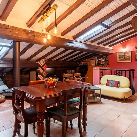 Guesthost - Stylish Flat In The Heart Of