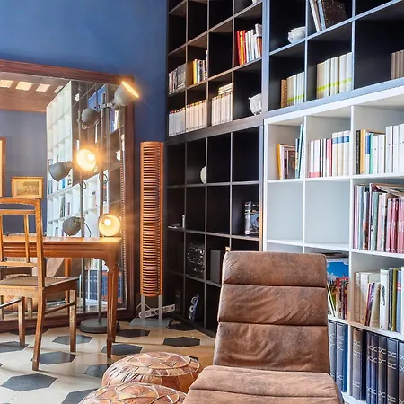 Guesthost - Stylish Flat In The Heart Of Apartment
