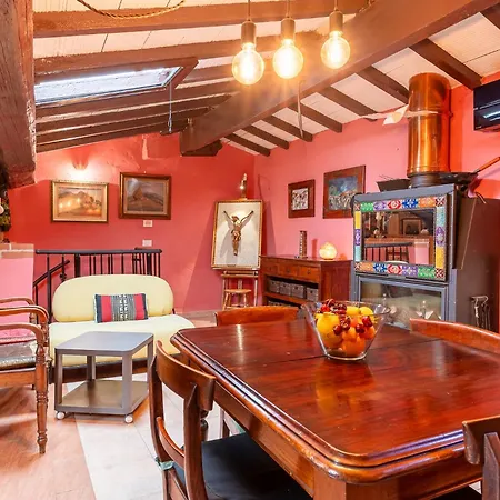 Guesthost - Stylish Flat In The Heart Of *